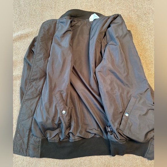 NWOT Vestique Women’s Bomber Jacket size small - Picture 8 of 12